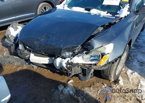 2004 Honda Accord 2.4 Lx from USA, damaged, VIN 1HGCM563X4A107977